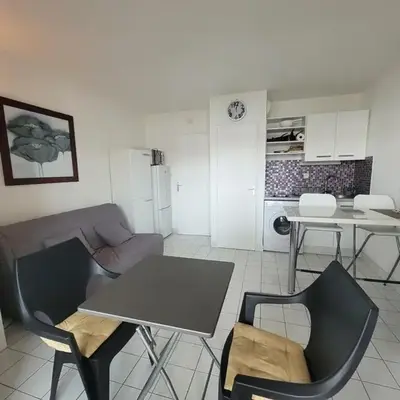 Superbe T2 avec piscine