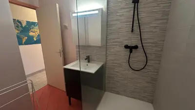 Salle de bains dans l'établissement GU030-005 Appart 3 pièces - 5 couchages LA GUERINIERE