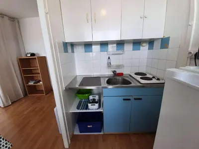 Cuisine ou kitchenette dans l'établissement SH130-145 - Appart studio 4 couchages - SAINT HILAIRE DE RIEZ