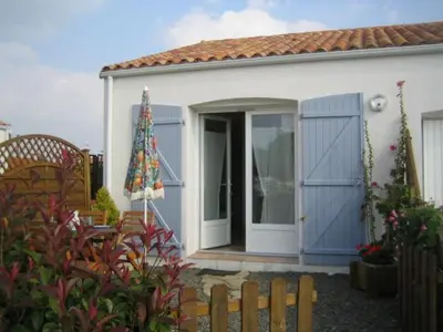 Jardin de l'établissement Coquet appartement indépendant entre mer forêt et marais
