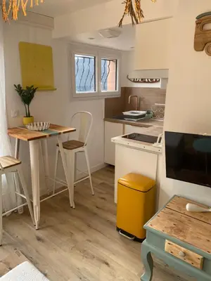 Cuisine ou kitchenette dans l'établissement Le cosy beach