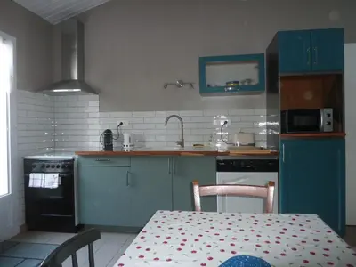 Cuisine ou kitchenette dans l'établissement La Bonbonnière des oliviers