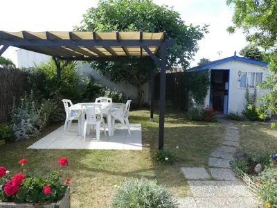 Jardin de l'établissement BA000-08B Mais 3 pièces- 6 couchages BARBATRE