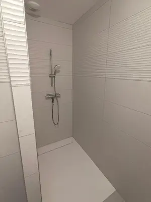 Salle de bains dans l'établissement Maison 4 personnes avec jardin à 15 min du grand Parc