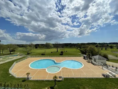 Tennis ou squash au sein de l'appartement ou à proximité