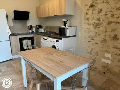 Cuisine ou kitchenette dans l'établissement Charmant Gîte Vendéen avec Jardin - 6 Pers. - FR-1-426-605