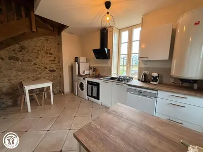 Cuisine ou kitchenette dans l'établissement Charmant Gîte en Vendée avec Parking Privé - FR-1-426-606