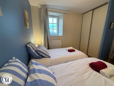 Un ou plusieurs lits dans un hébergement de l'établissement Charmant Gîte en Bocage Vendéen, 3 Chambres, Parking Inclus - FR-1-426-607