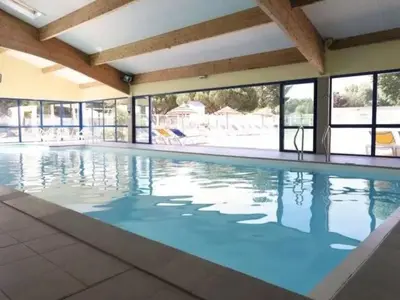 Piscine de l'établissement Mobil-home 3 Chambres, Terrasse Paisible - API-1-52-1630 ou située à proximité