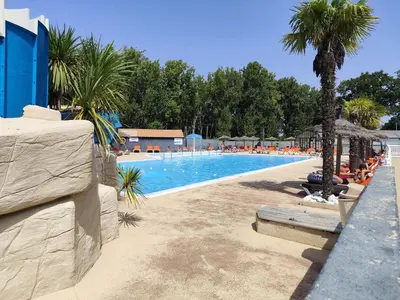 Piscine de l'établissement Mon petit Paradis - Kabana Village ou située à proximité