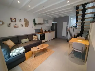 Cuisine ou kitchenette dans l'établissement Maison typique rénovée, calme et centrale