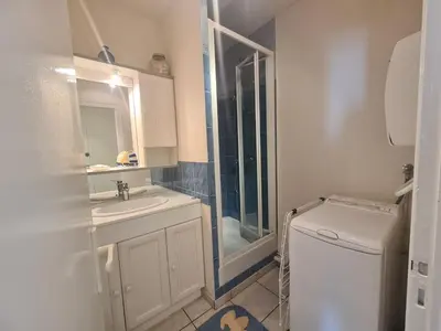 Salle de bains dans l'établissement SJ230-025 - Appart 3 pièces 6 couchages - SAINT JEAN DE MONTS