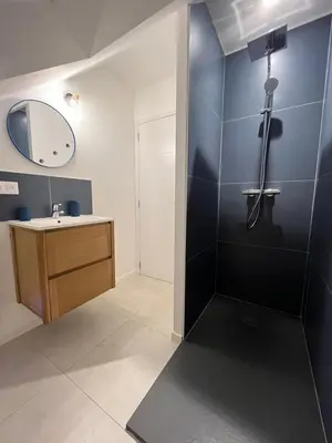 Salle de bains dans l'établissement Gite le moulin du Roho