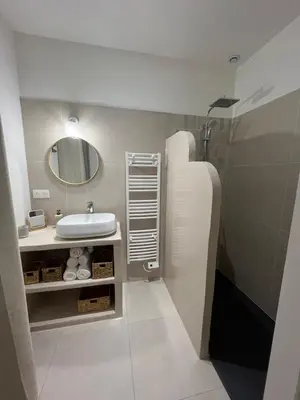 Salle de bains dans l'établissement Gite le moulin du Roho