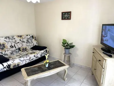 Télévision ou salle de divertissement dans l'établissement SG000-009 Maison 4 pièces 6 couchages LE FENOUILLER