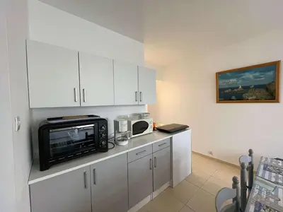 Cuisine ou kitchenette dans l'établissement SH210-35C - Appart 3 pièces 6 couchages -SAINT HILAIRE DE RIEZ