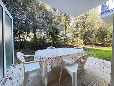 Jardin de l'établissement L'Embrun - TV, WiFi, Parking, Piscine de résidence