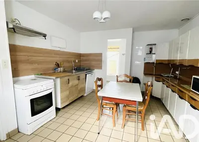 Cuisine ou kitchenette dans l'établissement Maison pour 6 ou 8 personnes