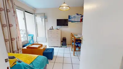 Télévision ou salle de divertissement dans l'établissement Envol Marin
