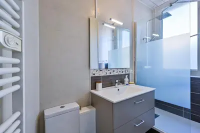 Salle de bains dans l'établissement Cap Ardoises - Plage à 500m
