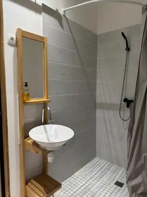 Salle de bains dans l'établissement Les Pénates de Loire