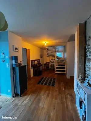 Cuisine ou kitchenette dans l'établissement Belle et grande maison avec piscine à coté de la mer
