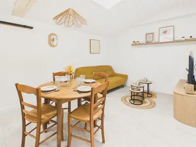 Coin salon dans l'établissement Maison à Pornic pour 4 - jacuzzi et terrasse