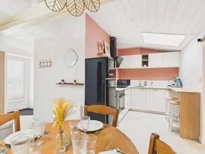 Cuisine ou kitchenette dans l'établissement Maison à Pornic pour 4 - jacuzzi et terrasse