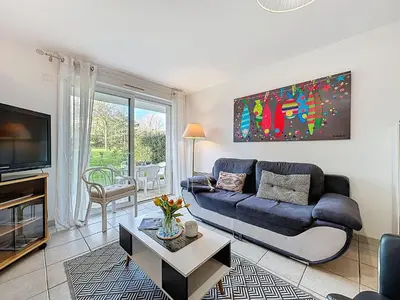 Coin salon dans l'établissement Apartment Le Clos de la Corderie by Interhome
