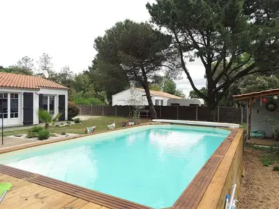 Piscine de l'établissement HELICE - Saint Hilaire de Riez ou située à proximité