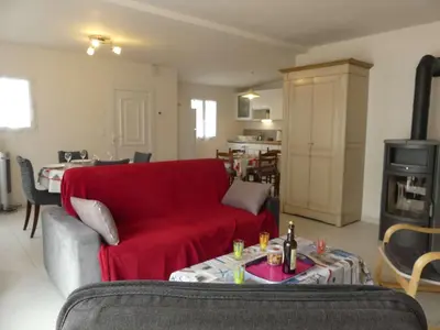 Cuisine ou kitchenette dans l'établissement GU000-05A-Mais 3 pièces - 4 couchages LA GUERINIERE