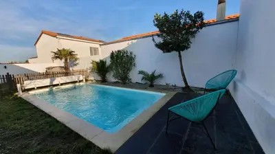 Piscine de l'établissement La Villa Estran ou située à proximité