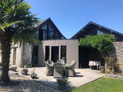 Jardin de l'établissement Gîte de Charme avec Cheminée et Spa en Campagne - FR-1-306-1333