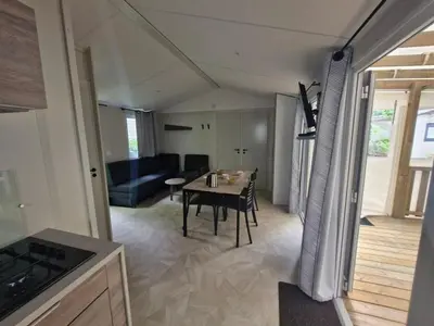 Cuisine ou kitchenette dans l'établissement Mobil Home 4 Pers., Terrasse et Parking, St Jean de Monts - FR-1-777-44