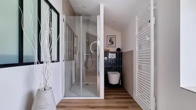 Salle de bains dans l'établissement L'échappée