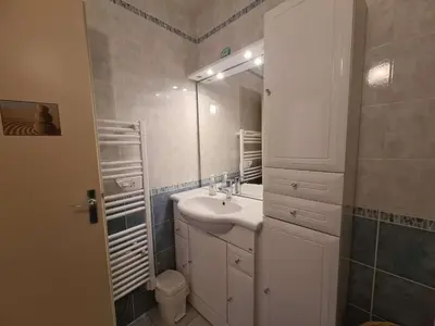 Salle de bains dans l'établissement SH160-084 Appart 2 pièces 4 couchages - SAINT HILAIRE DE RIEZ