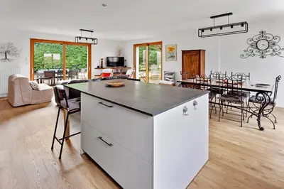 Cuisine ou kitchenette dans l'établissement Les Pavots - Spacieux & Familial