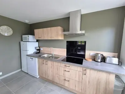 Cuisine ou kitchenette dans l'établissement Le Logis 1 Tiffauges - 5pers - Proche Puy du Fou