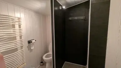 Salle de bains dans l'établissement Etage Maison