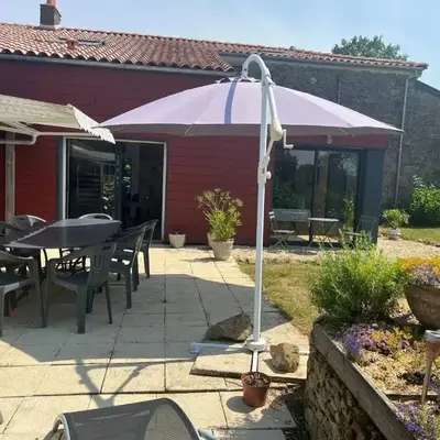 Spacieuse Maison à Pouzauges - Accueille 14 Personnes