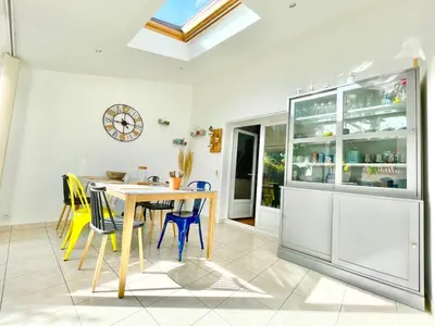 Cuisine ou kitchenette dans l'établissement Maison plage à pied avec piscine - Terrasse privée