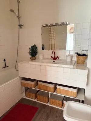 Salle de bains dans l'établissement AU CHOLETAIS T2-50m2 - Déco originale - 20mn Puydufou