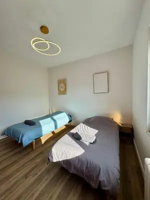 Un ou plusieurs lits dans un hébergement de l'établissement Paul Bert#4 - Newly renovated 2-bedroom apartment near Chantiers