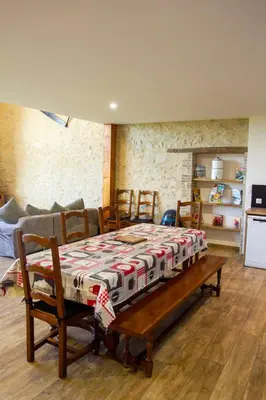 Cuisine ou kitchenette dans l'établissement La Grange aux Grenouilles