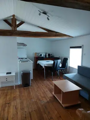 Cuisine ou kitchenette dans l'établissement House floor