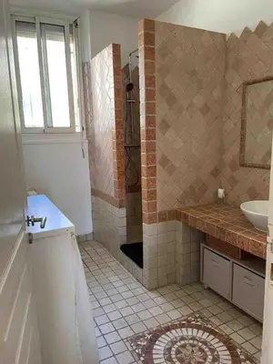 Salle de bains dans l'établissement la maison du plongeur