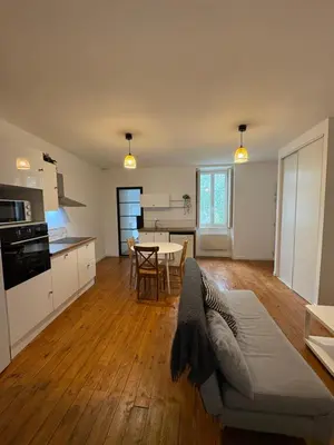 Cuisine ou kitchenette dans l'établissement Petite rivière