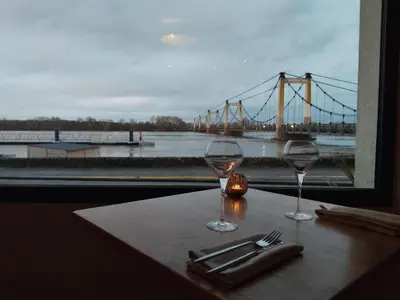 Vue sur la rivière ou le fleuve situé(e) à proximité de l'hôtel