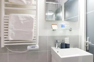 Salle de bains dans l'établissement Unsejouranantes - Le Magellan