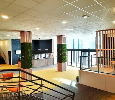 Télévision ou salle de divertissement dans l'établissement Sure Hotel by Best Western Nantes Beaujoire